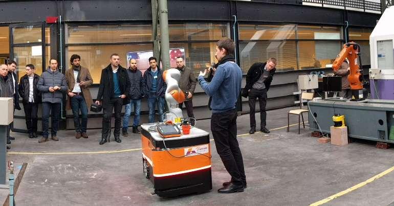 COLROBOT : Un projet de robotique collaborative des processus d'assemblage pour l'industrie automobile et a�rospatiale